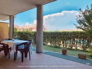 Bilocale via Daniele Comboni 53, Rivoltella, Desenzano del Garda — foto 4 di 15