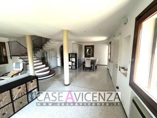 Villa unifamiliare via Roma 21, Centro, Camisano Vicentino — foto 4 di 33