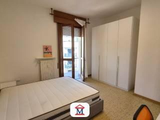 Appartamento via Giuseppe Parini, Valverde, Bergamo — foto 2 di 17