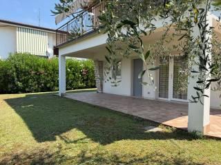 Bilocale via Alessandro Volta 29, Centro, Bardolino — foto 6 di 13