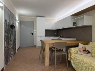 Bilocale via Alessandro Volta 29, Centro, Bardolino — foto 7 di 13