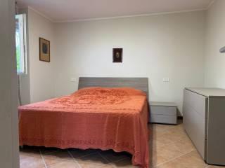 Bilocale via Alessandro Volta 29, Centro, Bardolino — foto 3 di 13