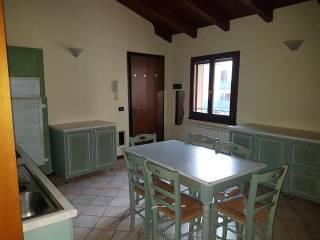 Trilocale buono stato, primo piano, Centro, Castelvetro di Modena — foto 8 di 20