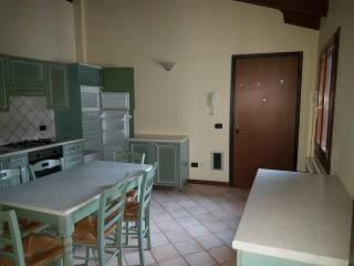 Trilocale buono stato, primo piano, Centro, Castelvetro di Modena — foto 3 di 20