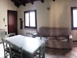 Trilocale buono stato, primo piano, Centro, Castelvetro di Modena — foto 4 di 20