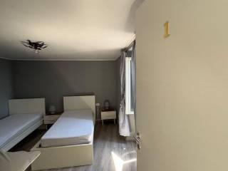 Stanza in affitto in appartamento via Cipani Gian Battista 20, Gardone Riviera — foto 9 di 12