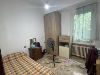 Stanza singola via Giuseppe Tomassini, Urbino — foto 2 di 4