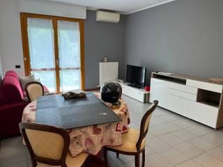 Trilocale via Friuli 23, Centro, Lomazzo