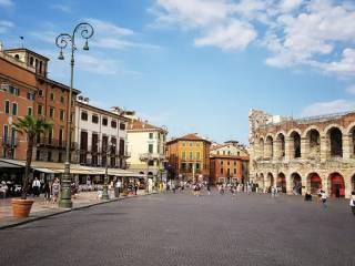 Monolocale piazza Brà, Centro Storico, Verona