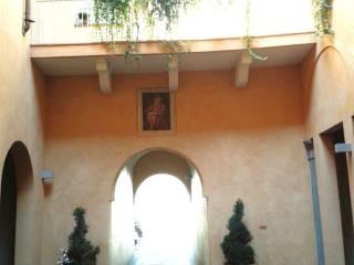 Bilocale Borgo del Naviglio 12, Centro Storico, Parma