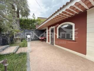 Villa unifamiliare via Elio Vittorini 10, Centro, Pedara — foto 3 di 22