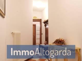 Trilocale piazza 3 Novembre 26, Centro, Riva del Garda — foto 4 di 9