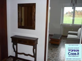 Trilocale via Varese, Centro, Ispra — foto 13 di 17