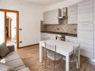 Trilocale vicolo Zenari, Centro, Soave — foto 2 di 11