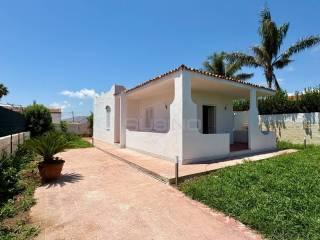 Villa unifamiliare via Lago Trasimeno 27, Fontane Bianche, Siracusa — foto 30 di 31