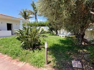 Villa unifamiliare via Lago Trasimeno 27, Fontane Bianche, Siracusa — foto 18 di 31