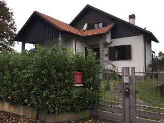 Villa unifamiliare via Giacomo Matteotti, Centro, Carnago — foto 12 di 13