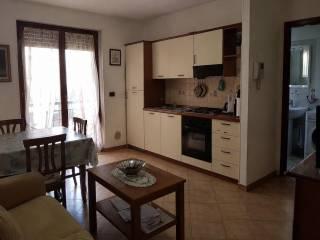 Bilocale via San Maurizio al Lambro 28, Centro, Brugherio