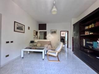 Quadrilocale viale Regina Margherita 61, Centro, Caprarola — foto 4 di 12