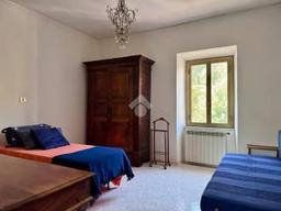 Quadrilocale viale Regina Margherita 61, Centro, Caprarola