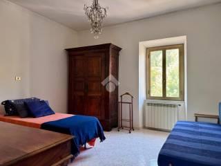 Quadrilocale viale Regina Margherita 61, Centro, Caprarola