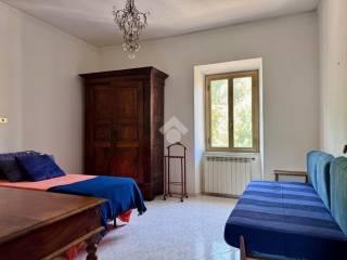 Quadrilocale viale Regina Margherita 61, Centro, Caprarola — foto 9 di 12