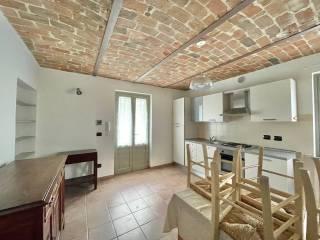 Bilocale via Cesare Battisti, Nizza Monferrato — foto 3 di 6