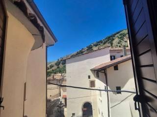 Trilocale via Principe Umberto, Centro, Rocca di Cambio — foto 4 di 21