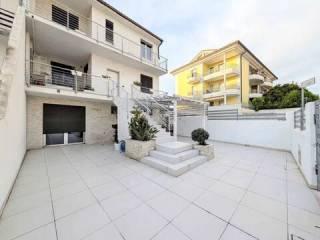 Villa unifamiliare via Tanaro, 2, Centro, Termoli — foto 2 di 24
