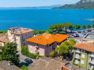 Appartamento via Virgilio 2, Garda — foto 16 di 38