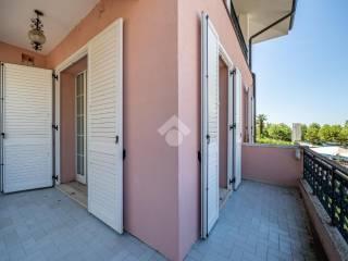 Appartamento via Virgilio 2, Garda — foto 29 di 38