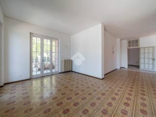 Appartamento via Virgilio 2, Garda — foto 25 di 38