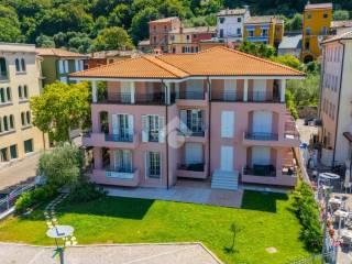 Appartamento via Virgilio 2, Garda — foto 13 di 38