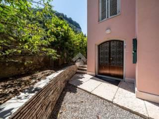 Appartamento via Virgilio 2, Garda