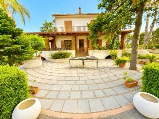 Villa bifamiliare viale delle Provincie, Centro, Giarre — foto 2 di 43