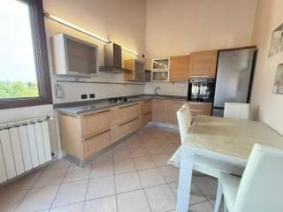 Trilocale via dei Gelsomini 13, Cento Paese, Cento — foto 5 di 13
