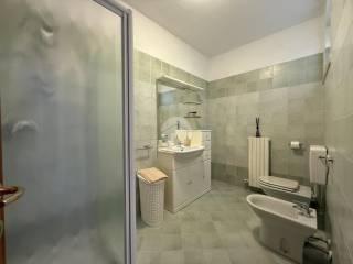 Bilocale via Giulio Cesare 2, Rivoltella, Desenzano del Garda — foto 3 di 12
