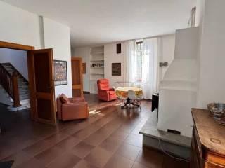 Villa unifamiliare via Genova, 24, Marina di Carrara, Carrara