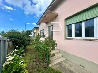 Villa unifamiliare via Giosuè Carducci 10, Migliarino, Vecchiano — foto 7 di 43