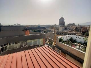 Attico piazza Giovanni Amendola 12, Politeama - Ruggiero Settimo, Palermo — foto 2 di 18