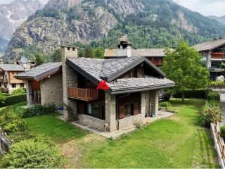 Villa unifamiliare Strada Grand Ru, 2/B, Centro, Courmayeur — foto 2 di 33