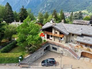 Villa unifamiliare Strada Grand Ru, 2/B, Centro, Courmayeur — foto 7 di 33