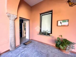 Bilocale via Stefano Molli 14, Centro, Borgomanero — foto 2 di 24