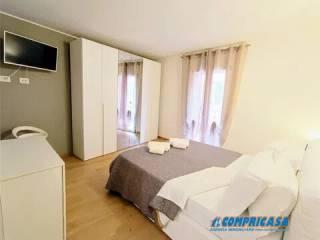 Bilocale vicolo Chiesuolo, Calmasino, Bardolino — foto 3 di 10