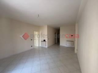 Trilocale via Antonio Meucci , 5, San Nicola la Strada — foto 8 di 30