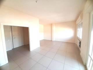 Appartamento buono stato, sesto piano, Cecina Centro, Cecina — foto 14 di 22