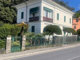 Quadrilocale corso Matteotti 4, Centro, Arenzano — foto 2 di 15