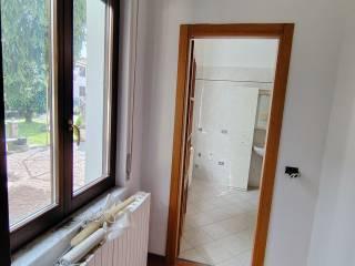 Bilocale via Gorizia, Centro, Biassono