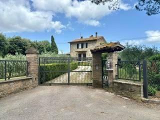 Trilocale Strada Provinciale di Ilci, Todi — foto 2 di 14