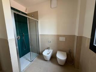 Villa unifamiliare via Case Sparse Serraglie 60, Pieve Vecchia, Villaggio Sanghen, Manerba del Garda — foto 11 di 45